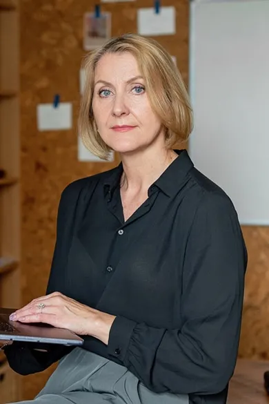 badgirl Girl: amelia hall