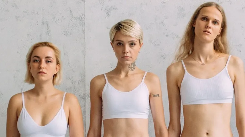 foursome reverse gangbang with instagram model blondes