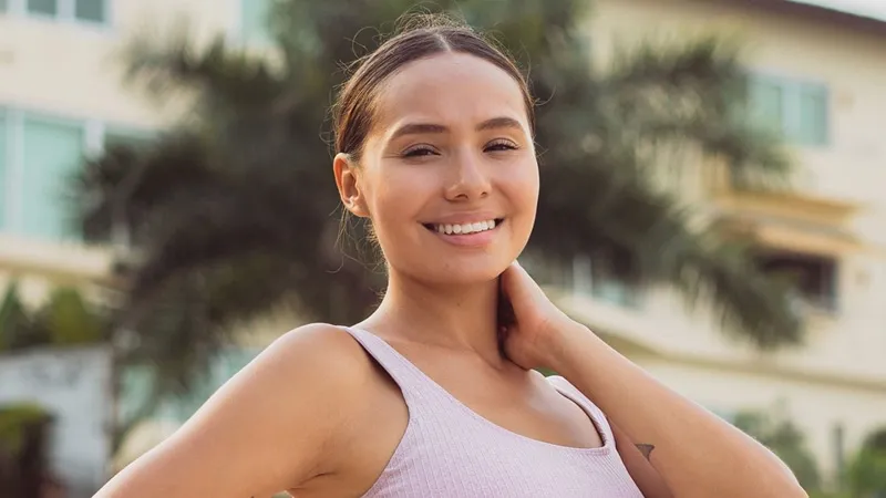 chloe thompson works dick like an olympian