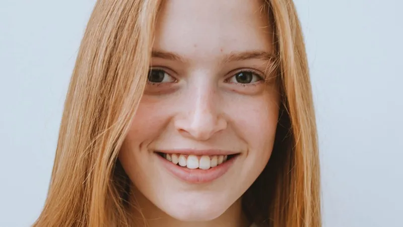 sugarbaby redhead isabella davis loves money and creampies